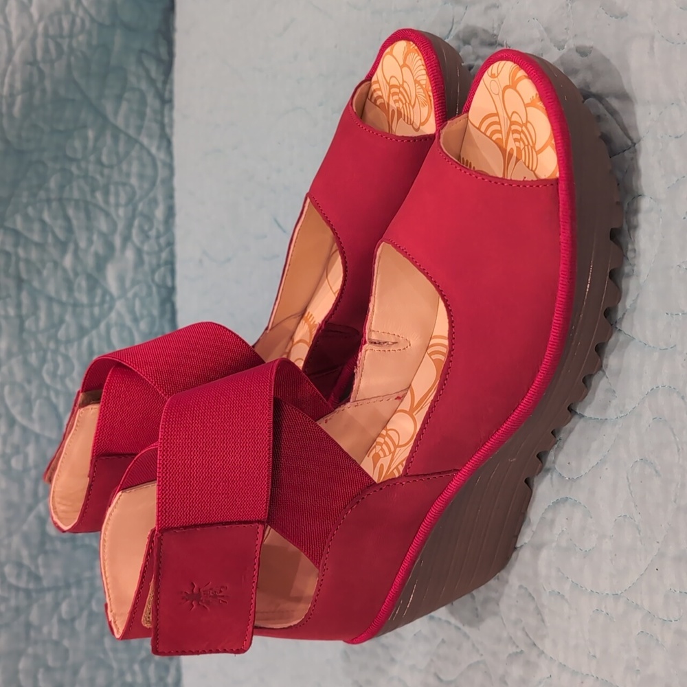 Fly London Yefi Platform nwot Red Suede Shoes Sandals EUR 40 US 9 - Picture 2 of 7